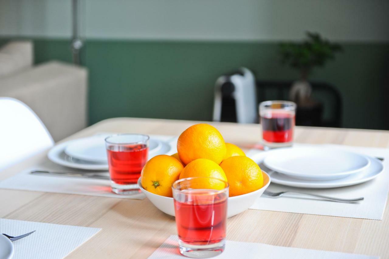 Red, Red Wine In Lisbon By Misha'S Place 3B 외부 사진