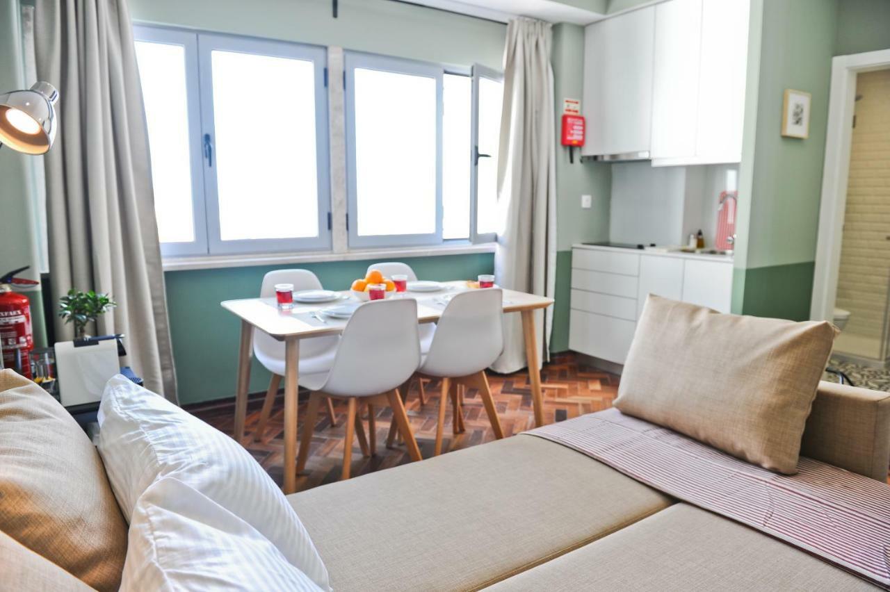 Red, Red Wine In Lisbon By Misha'S Place 3B 외부 사진