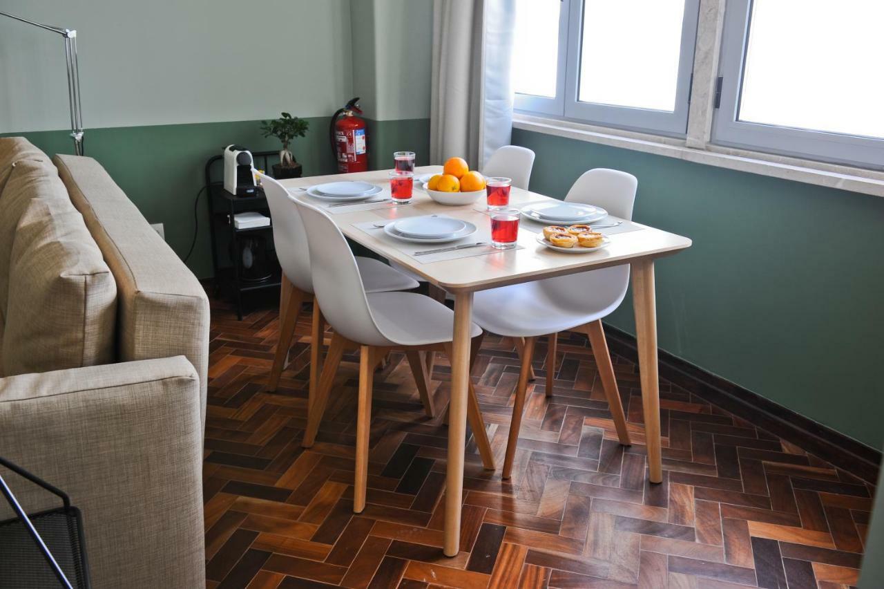 Red, Red Wine In Lisbon By Misha'S Place 3B 외부 사진